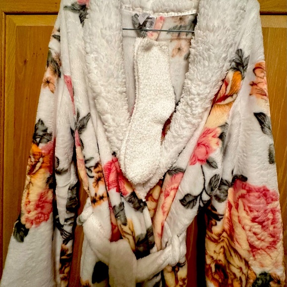 Flora Robe - Picture 2 of 6